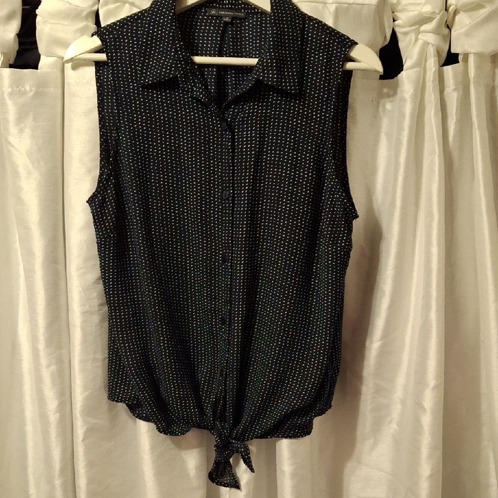 Adrianna Papell Blue and White Sleeveless Button Down Shirt Med